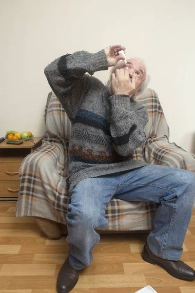 Old Sick Man Independently Conducts Treatment Senile Cataract Glaucoma Instills — Stock Photo, Image