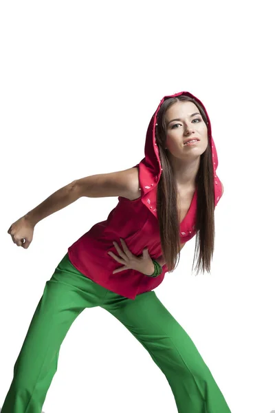 Güzel Kız Kırmızı Bir Bluz Yeşil Pantolon Stüdyoda Poz — Stok fotoğraf