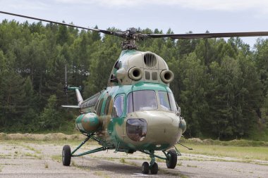Bir helikopter kokpit görüntülemek