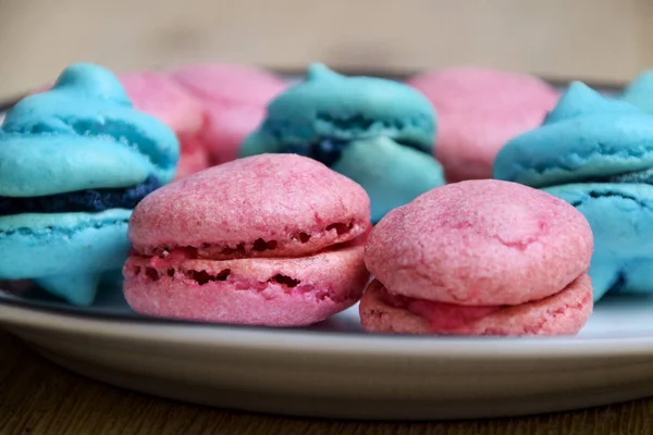Pink Blue French Macarons Raspberry Blueberry Filling — Stock Photo, Image