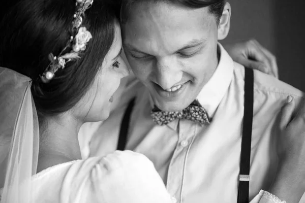 Meeting Bride Groom Bedroom Newlyweds Happy Man Flowers His Hand — Stock Photo, Image