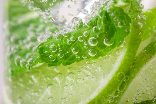 Detox Water Met Limoen Munt Het Glas Mojito Cocktail Een — Stockfoto