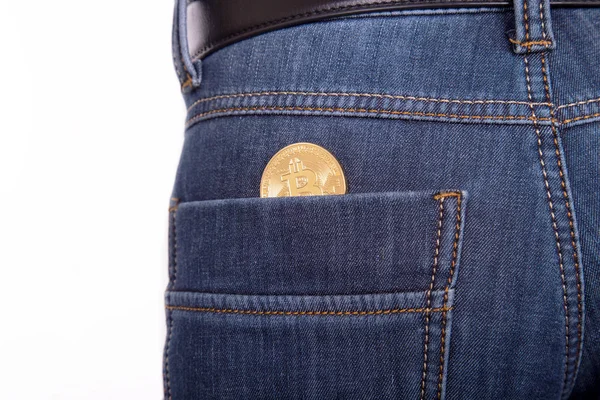 Bitcoin Dourado Homem Calça Bolso Backgroun Branco — Fotografia de Stock
