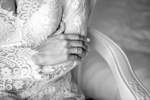 Bride Wedding Dress Sits Armchair Ring Ring Happy Room Black — Stock Photo, Image