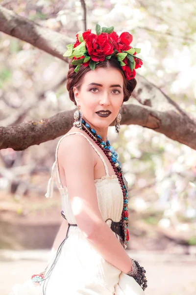 Krásná Mladá Mexická Žena Představuje Vypadá Rámu — Stock fotografie