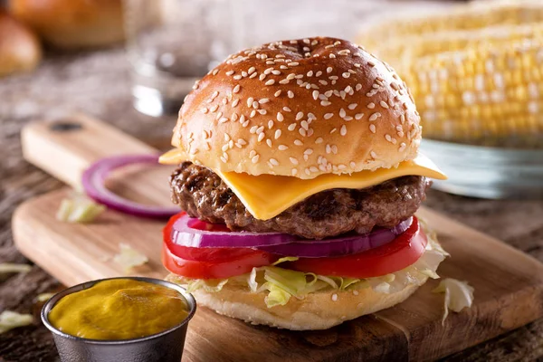 Cheeseburger — Stock fotografie