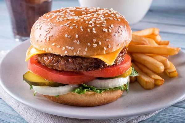 Növényi alapú sajtburgert — Stock Fotó