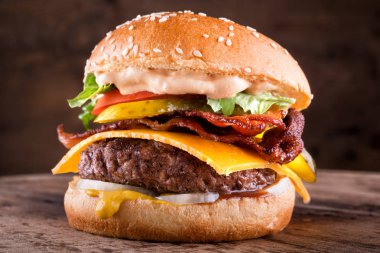 Pastırmalı çizburger.