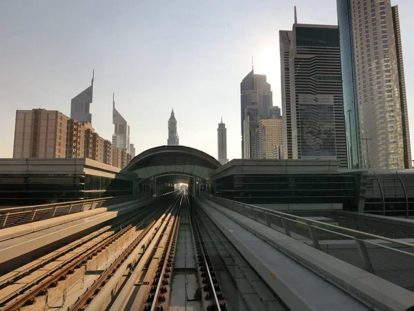 Dubai Uae Dubai Downtown Architecture Metro Monorail Train Arriving Station — Stock Photo, Image