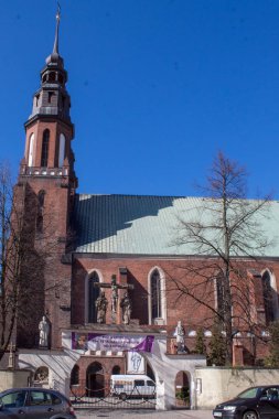 Opole, Polonya - 01 Nisan 2019: Old City Market Square yakınındaki Opole şehir merkezinde. Editoryal görüntü 