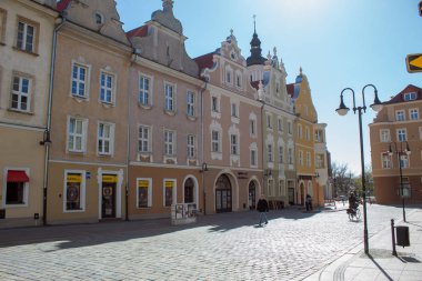 Opole, Polonya - 01 Nisan 2019: Old City Market Square yakınındaki Opole şehir merkezinde. Editoryal görüntü 