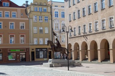 Opole, Polonya - 01 Nisan 2019: Old City Market Square yakınındaki Opole şehir merkezinde. Editoryal görüntü 