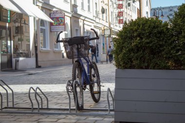 Opole, Polonya - 01 Nisan 2019: Old City Market Square yakınındaki Opole şehir merkezinde. Editoryal görüntü 