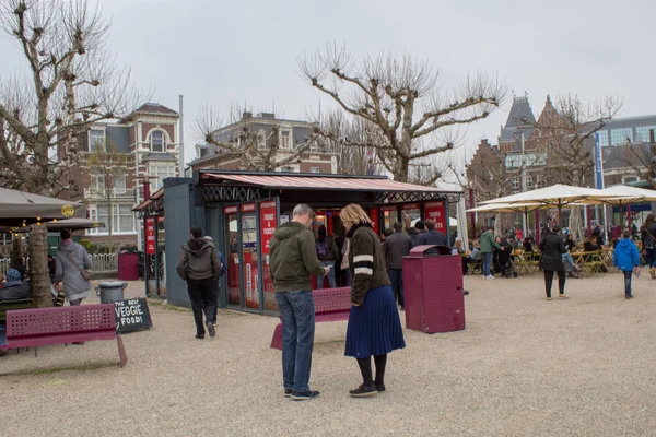 Amsterdam, Hollanda-Nisan 6 2019: Amsterdam, Hollanda Müzesi bölgesi.