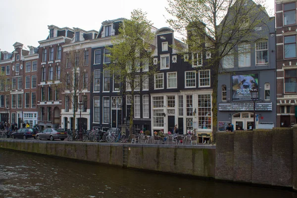Ámsterdam Países Bajos Abril 2019 Calles Antiguas Largo Numerosos Canales — Foto de Stock