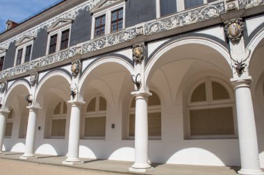 Dresden şehrinde restore edilmiş ve restore edilmiş Barok tarzı mimari