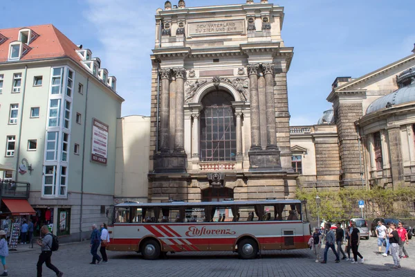 Dresde Alemania Abril 2019 Arquitectura Barroca Restaurada Pomposas Majestuosas Calles — Foto de Stock