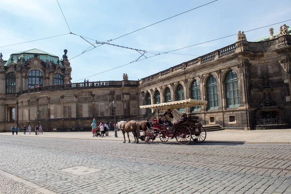 Dresde Alemania Abril 2019 Arquitectura Barroca Restaurada Pomposas Majestuosas Calles — Foto de Stock