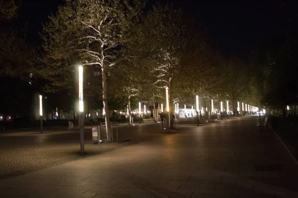 Calles Luces Reflejo Resplandor Ciudad Nocturna Dresde Alemania — Foto de Stock