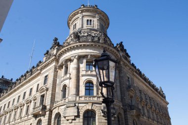 Güneşli bahar gününde Dresden eski şehir tarihi binalar, Almanya 