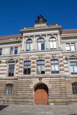 Güneşli bahar gününde Dresden eski şehir tarihi binalar, Almanya 