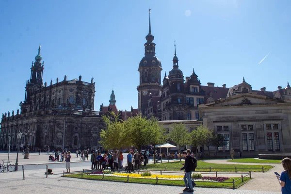 Dresde Alemania Abril 2019 Calles Con Hermosas Obras Maestras Arquitectónicas — Foto de Stock