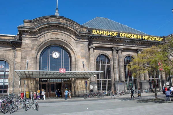 Δρέσδη Γερμανία Απρίλιος 2019 Κτήριο Του Μπαρόκ Σιδηροδρομικού Σταθμού Μια — Φωτογραφία Αρχείου