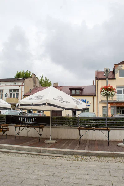 Schöne Gepflegte Straßen Des Stadtplatzes Einer Kleinen Polnischen Stadt Mit — Stockfoto