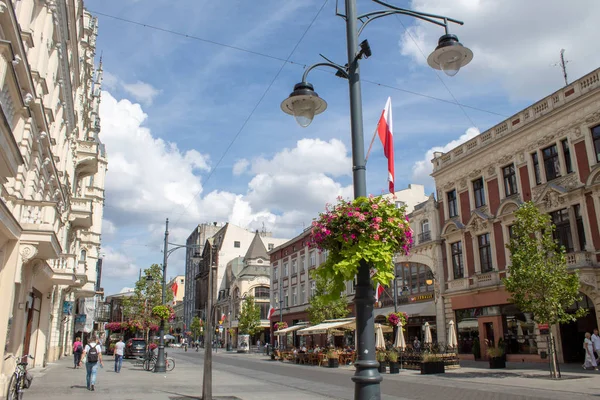 Łódź Polska Sierpień 2019 Starożytna Architektura Kawiarnie Restauracje Kwiaty Głównym — Zdjęcie stockowe