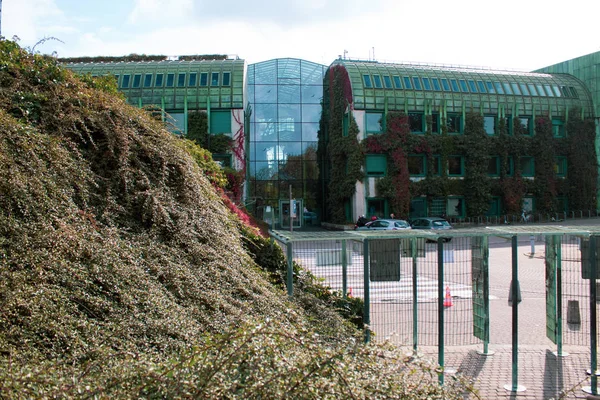 Varsóvia Polónia Outubro 2019 Biblioteca Universidade Varsóvia Parque Futurista Telhado — Fotografia de Stock