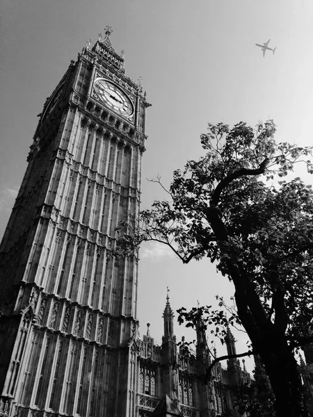 Big Ben Underifrån Svartvitt Foto London — Stockfoto