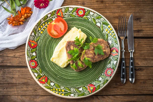 Homemade Fried Meat Cutlets Mushed Potato Floral Patterned Plate Rustic — Stock Photo, Image