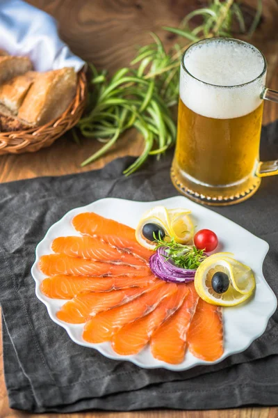 Sliced Salty Salmon Served Plate Glass Cold Beer — Stock Photo, Image