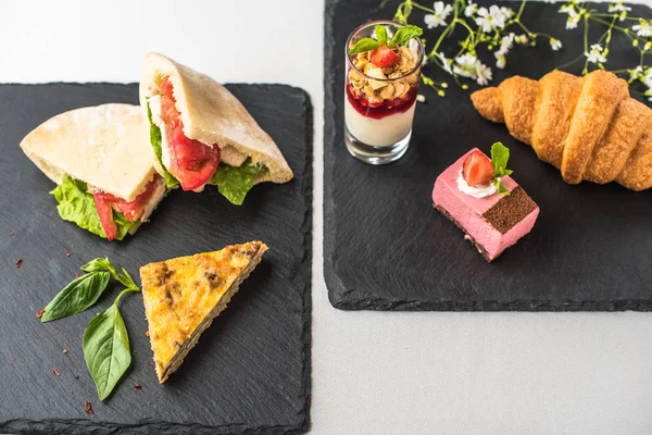Different Snacks Desserts Served Slates Restaurant — Stock Photo, Image