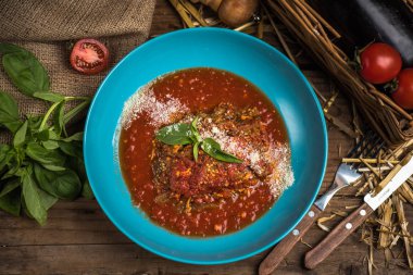 Bolognese sos plaka malzemeler ahşap tablo