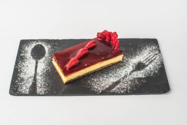 Çocuk oyuncağı physalis beyaz arka plan üzerinde ile kayrak berry jöle kaplı