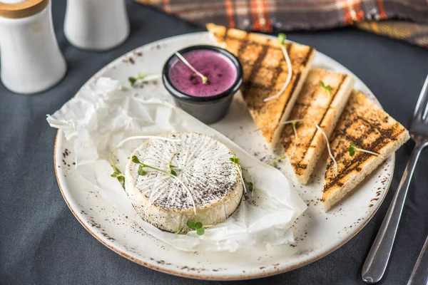 Camembert Cheese Grilled Toasts Dip Plate — Stock Photo, Image