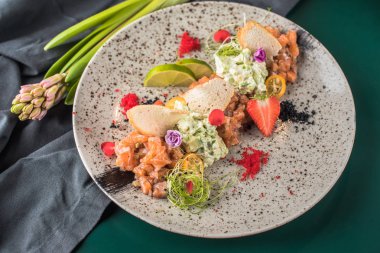 İncelik snack Restoran tabakta servis