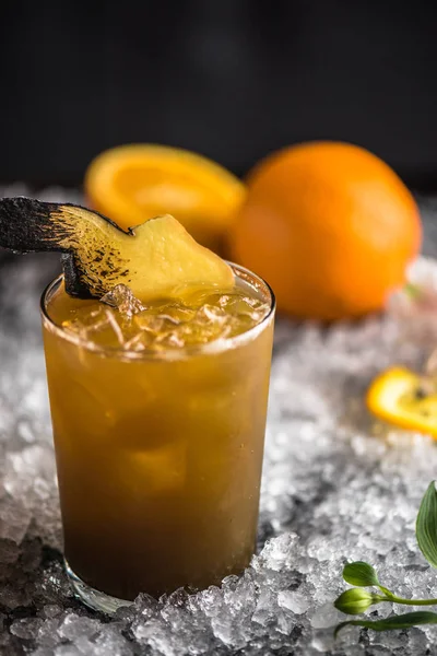 Cocktail Orange Décoré Tranches Gingembre Sur Glace — Photo