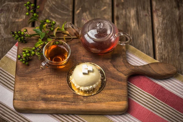 Sobremesa Xícara Chá Com Bule Mesa Madeira — Fotografia de Stock