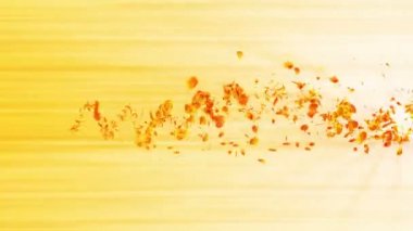 Sarı yapraklardan Vortex. Mevsimlik yaprakları spiral parlak parçacık. Dans eden yaprak. Renkli doğa tüneli döngü animasyonu.