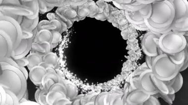 Birçok uçan gümüş sikke. Siyah arka planda bir sürü sikke. Glitter sikke animasyon.