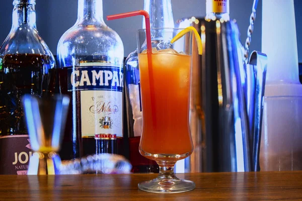 Garibaldi Campari Orange Cocktail Highballglas Mit Strohhalm Und Eis — Stockfoto