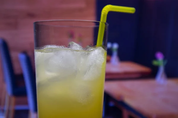 Pina Colada Cocktail Ohne Sahne Hurrikan Glas Mit Eis Und — Stockfoto