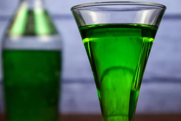 Groene Banaan Likeur Een Glas — Stockfoto