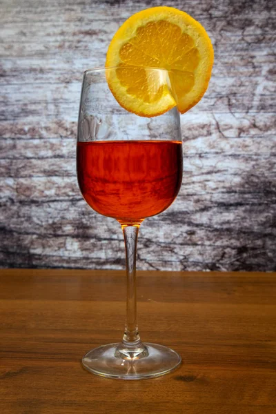 오렌지 슬라이스로 칵테일 Aperol — 스톡 사진