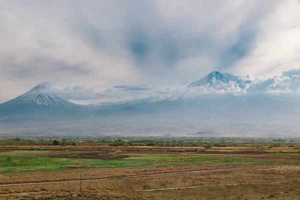 Görünüm bulutlar ararat Dağı
