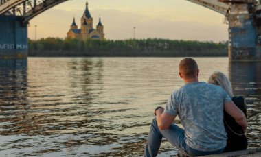 Nizhny Novgorod Kanavinsky köprüde Lovers