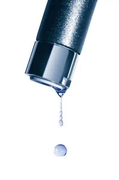 Tryck Stäng Upp Och Fallande Vattendroppar — Stockfoto