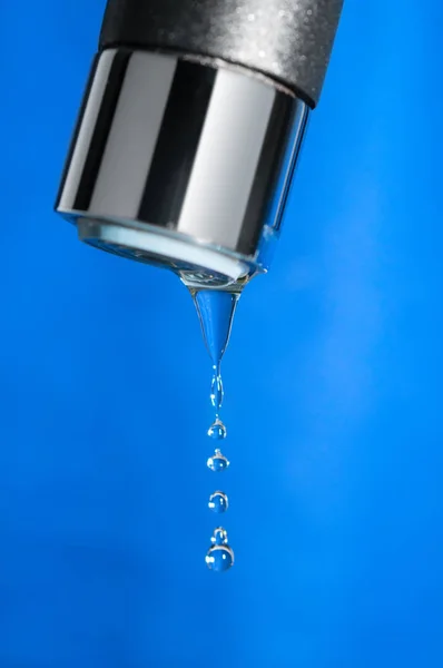 Blurred Tap Water Drops Blue Background — Stock Photo, Image